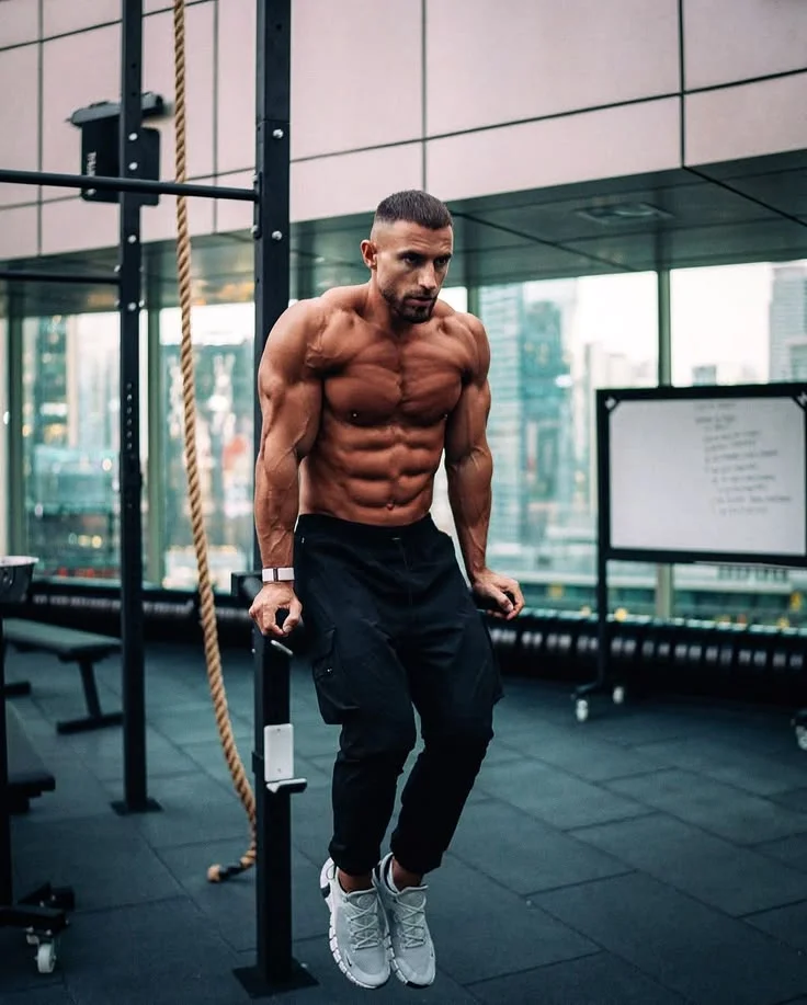 Coach Arash coaching listing photo for Strength training, TRX , bodybuilding, fitness, flexibility and mobility, gymnastics @ Home